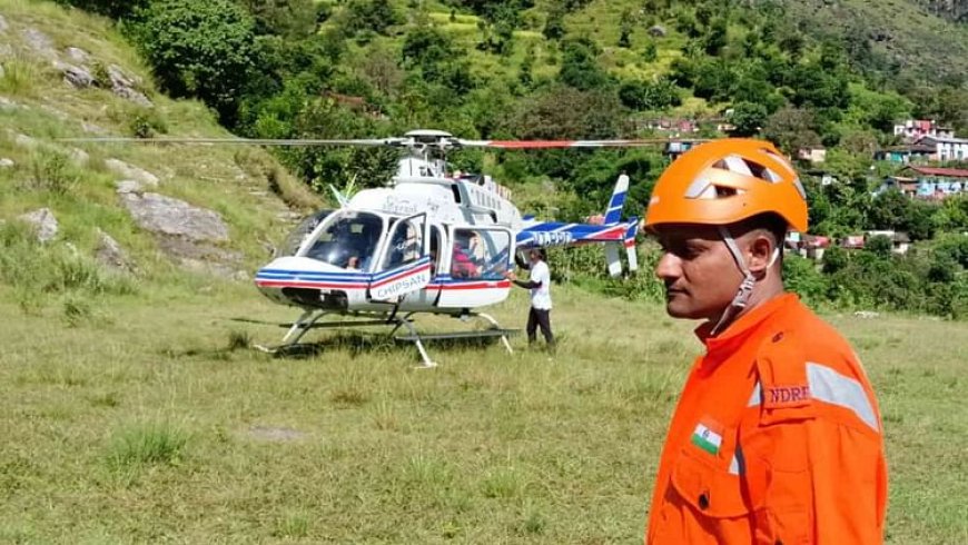 Title: AVPGanga: उत्तराखंड में भूस्खलन से फंसे कैलास यात्रियों को हेलिकॉप्टर से बचाया गया, सीएम ने जांचा पूरा अभियान