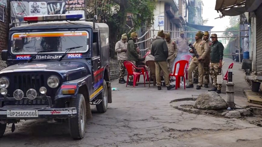 अवपगंगा: सुप्रीम कोर्ट में संभल मस्जिद के मामले पर मुख्य न्यायाधीश की बेंच करेगी सुनवाई, देखिए ताजा विवरण