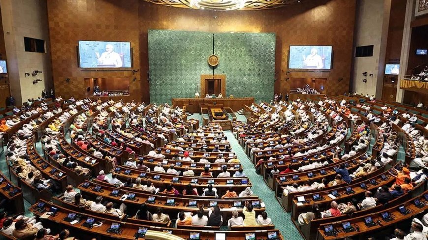 Parliament Winter Session Live: राज्यसभा में भारी हंगामा, कार्यवाही कल तक के लिए स्थगित