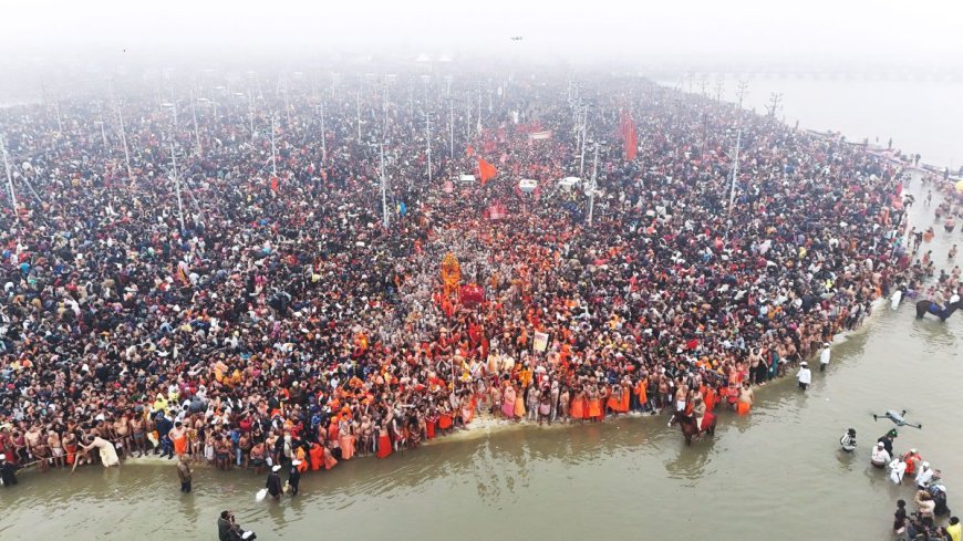 Mahakumbh 2025: प्रयागराज में महाकुंभ का आज तीसरा दिन, लाखों श्रद्धालु संगम में डुबकी लगाने पहुंचे