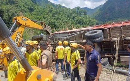 उत्तराखंड : ऋषिकेश गंगोत्री हाईवे के पास कांवड़ यात्रियों का ट्रक पलटा, तीन की मौत