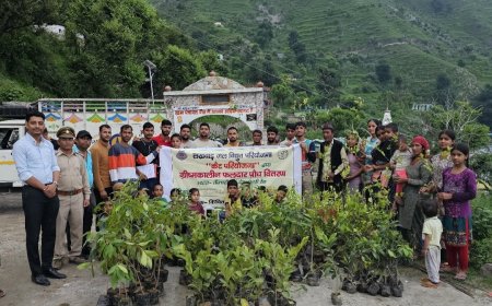 देवलसारी व कैंपटी रेंज में वन पंचायतों के लिए 2500 फलदार पौधों का वितरण सम्पन्न”