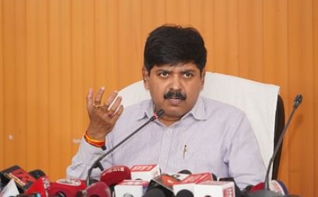 उत्तराखंड : आईएएस मीनाक्षी सुंदरम के नाम पर हुआ फ्राॅड, लोगों से मांगे पैसे, SSP से की शिकायत