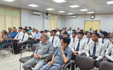 दून पुस्तकालय में डिजिटल जागरूकता पर कार्यशाला