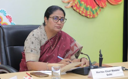 सुप्रीम कोर्ट पहुंची रेखा सरकार, डीजल-पेट्रोल वाहनों पर प्रतिबंध को लेकर दायर की याचिका, जानें पूरा मामला