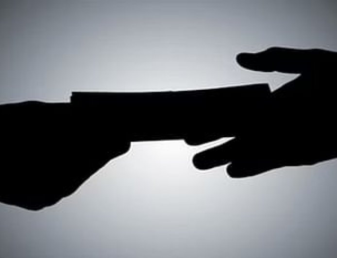 उत्तराखंड : पिथौरागढ़ में CBI की कार्रवाई, डाक इंस्पेक्टर 15 हजार रुपये की रिश्वत के साथ गिरफ्तार