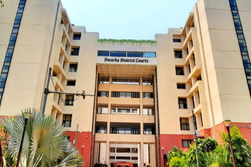 Court: हाथ ऊपर कर खड़े रहिए…टाइम वेस्ट करने पर भड़की दिल्ली कोर्ट ने आरोपियों को सुनाई अनोखी सजा