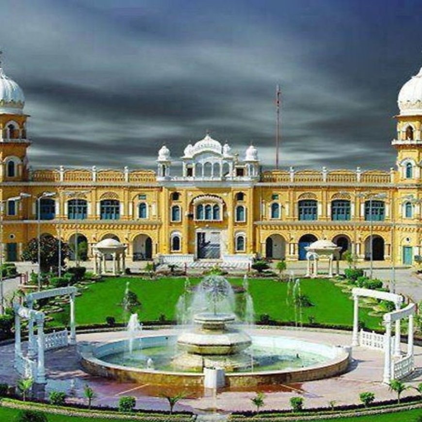 SGPC नवंबर में सिख श्रद्धालुओं को पाकिस्तान ले जाएगी:गुरु नानक देव जी के प्रकाशोत्सव पर कार्यक्रम, 4 अगस्त तक पासपोर्ट जमा करने को कहा