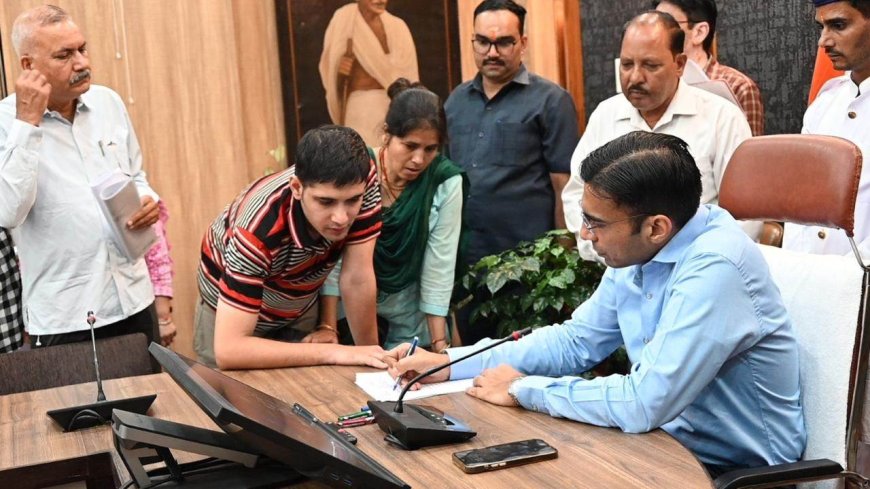 बात बात पर पत्नी और बेटे पर तानता था बंदूक, डीएम ने रद्द किया ITBP इंस्पेक्टर का लाइसेंस, मुकदमा दर्ज