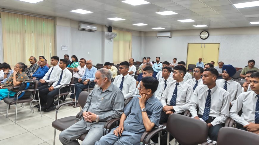 दून पुस्तकालय में डिजिटल जागरूकता पर कार्यशाला