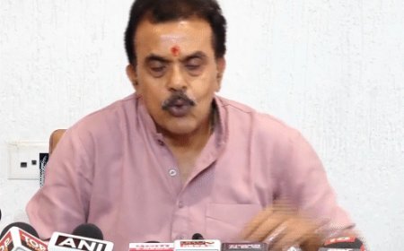 शिवसेना नेता निरुपम बोले-मुंबई में हाउसिंग जिहाद जारी:हिंदुओं को हटाकर मुस्लिमों को बसाया जा रहा, इससे हिंदू अल्पसंख्यक हो सकते हैं