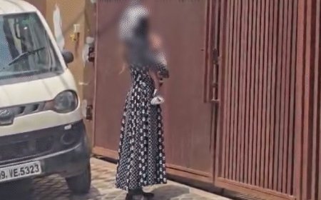 राजा रघुवंशी के घर के बाहर महिला का हंगामा:इंदौर में बोली- भाई सचिन ने मंदिर में शादी की; डेढ़ साल का बच्चा उसी का