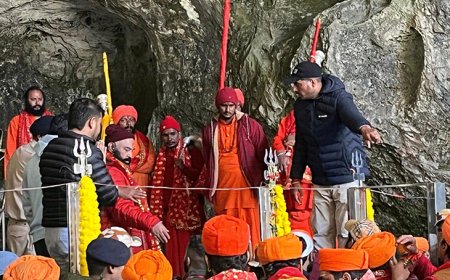 छड़ी मुबारक अमरनाथ गुफा पहुंची, यात्रा का समापन:बारिश के चलते 3 अगस्त को रोकी गई थी; इस साल 4.1 लाख श्रद्धालुओं ने दर्शन किए