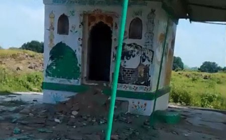 रीवा में मजार में तोड़फोड़, धार्मिक झंडा फहराया:200 मीटर की दूरी पर मंदिर-मस्जिद दोनों; तनाव का माहौल, पुलिस तैनात