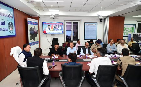 सीएम धामी ने थराली सहित सभी आपदाग्रस्त क्षेत्रों में क्षतिग्रस्त मकानों हेतु ₹ 5 लाख की सहायता राशि तत्काल प्रभावितों को जारी करने के निर्देश दिए