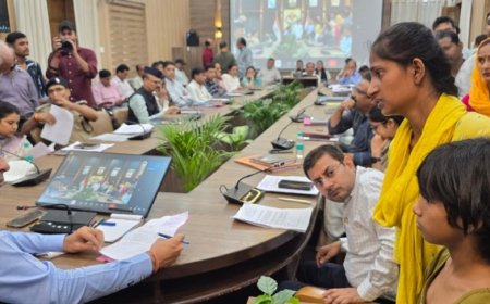 अंजलि बनेगी डॉक्टर नंदा सुनंदा से दून कालेज की डीएम ने भरी फीसः मुस्कान एवं अन्य 2 बालिकाओं की शिक्षा नंदा-सुनंदा से होगी पुनर्जीवित