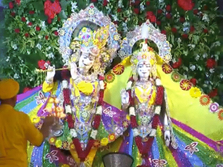 श्रीकृष्ण जन्माष्टमी:मथुरा में प्रकट हुए भगवान श्रीकृष्ण; 1008 कमल पुष्पों से अर्चन, 5 क्विंटल पंचामृत से अभिषेक हुआ