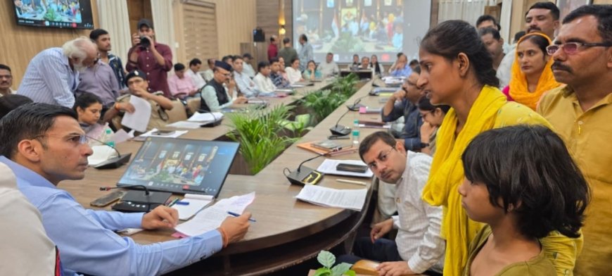 अंजलि बनेगी डॉक्टर नंदा सुनंदा से दून कालेज की डीएम ने भरी फीसः मुस्कान एवं अन्य 2 बालिकाओं की शिक्षा नंदा-सुनंदा से होगी पुनर्जीवित