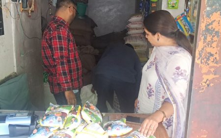देहरादू ज़िले के 19 सरकारी सस्ते गल्ले की दुकानों पर प्रशासन की एक साथ छापेमारी; नमक के सैंपल लेकर जांच को भेजें