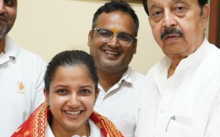 गुरुग्राम की काम्या ने 81 KM स्विमिंग में जीता सिल्वर:12 घंटे में पूरी की रेस, वर्ल्ड चैम्पियनशिप में दूसरा स्थान, मंत्री ने दी बधाई