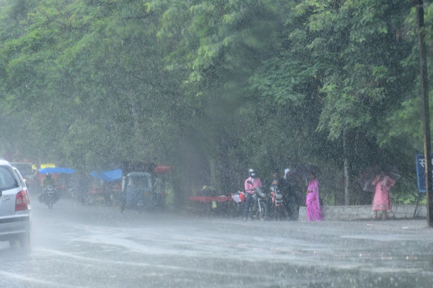 Monsoon: अगले छह घंटे में आंधी-तूफान-बारिश की चेतावनी, इन राज्यों में फिर मेहरबान होगा मानसून