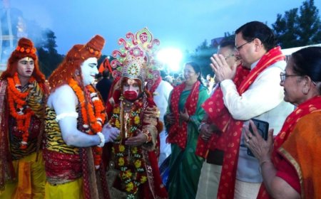 मुख्यमंत्री परेड ग्राउंड में रावण दहन कार्यक्रम में शामिल हुए  उपस्थित जनसमूह को विजयदशमी की दी शुभकामनाएं