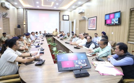 जिले के समस्त सार्वजनिक रास्ते, सड़के आंतरिक मार्ग पटाखा बिक्री हेेतु पूर्णतः प्रतिबन्धित