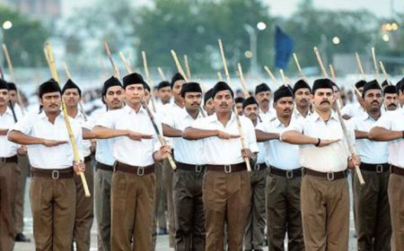 सिद्धारमैया के बेटे ने RSS की तुलना तालिबान से की:बैन की मांग; कर्नाटक सीएम बोले- सरकारी जगहों पर शाखा लगने की जांच होगी