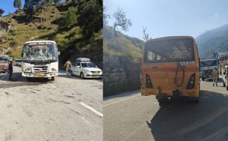 उत्तरकाशी : स्कूल बस में बैठ रहे थे बच्चे, यमुनोत्री हाईवे के पास तेजी से आई रोडवेज बस ने मारी टक्कर