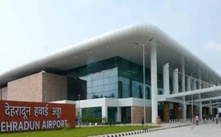 विमान से टकराया पक्षी, उड़ान के 55 मिनट बाद इमर्जेंसी लैंडिंग, 172 यात्री थे सवार