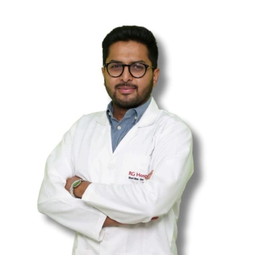 आरजी हॉस्पिटल, देहरादून ने 28 साल की महिला का सफलतापूर्वक लेप्रोस्कोपिक म्योमेक्टॉमी सर्जरी के जरिए एंडोबैग मॉर्सेलेशन तकनीक से 2.8 किलो वजन के 17 गर्भाशय फाइब्रॉइड निकाले