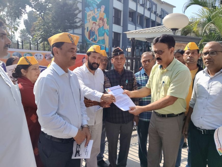 स्मार्ट मीटर के खिलाफ ऊर्जा भवन पर राष्ट्रवादी रीजनल पार्टी ने किया प्रदर्शन