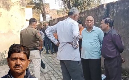 टीचर ने स्कूल के वॉशरूम में फांसी लगाकर सुसाइड किया:दतिया में परिजन का आरोप- एसआईआर के काम का दवाब था, मोबाइल चलाना नहीं आता था