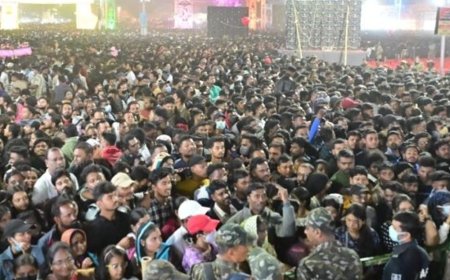 भास्कर अपडेट्स:सिंगर श्रेया घोषाल के कॉन्सर्ट में भगदड़ जैसे हालात, 2 लोग बेहोश; पुलिस बोली- स्थिति सामान्य