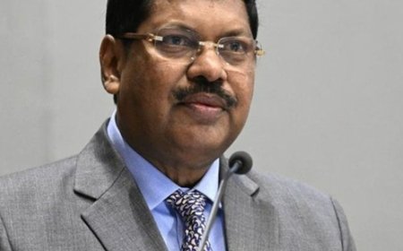 CJI गवई बोले-बौद्ध धर्म को मानने वाला, लेकिन सेक्युलर हूं:धर्मनिरपेक्षता पिता से सीखी; चीफ जस्टिस का आज आखिरी वर्किंग डे, 23 नवंबर को रिटायरमेंट