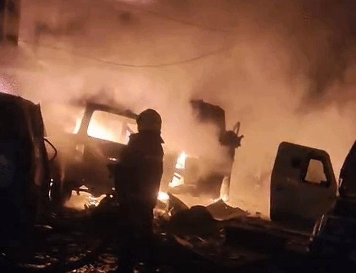 जम्मू-कश्मीर के नौगाम पुलिस स्टेशन में ब्लास्ट:कुछ मौतों की आशंका; इलाके में दिल्ली ब्लास्ट की जांच हो रही थी