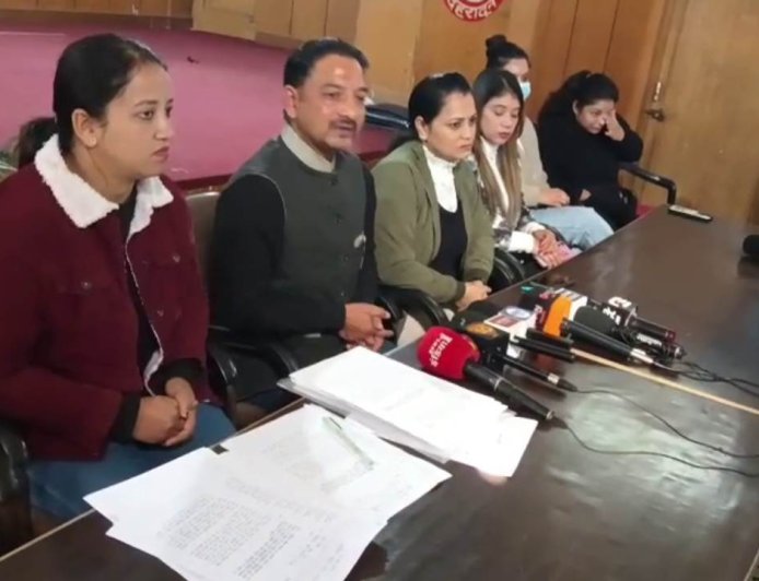 नर्सिंग अधिकारियों के 690 पदों पर सीधी भर्ती के विरोध में नर्सिंग सेवा संघ, विज्ञापन निरस्त करने की मांग