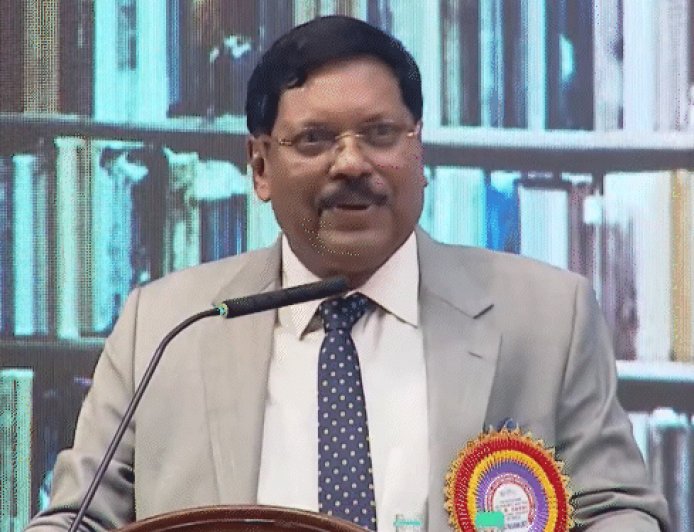 पूर्व CJI गवई बोले- हिंदू विरोधी होने के आरोप गलत:जूता फेंकने वाले को उसी पल माफ किया, कोर्ट किसी के दबाव में काम नहीं करतीं