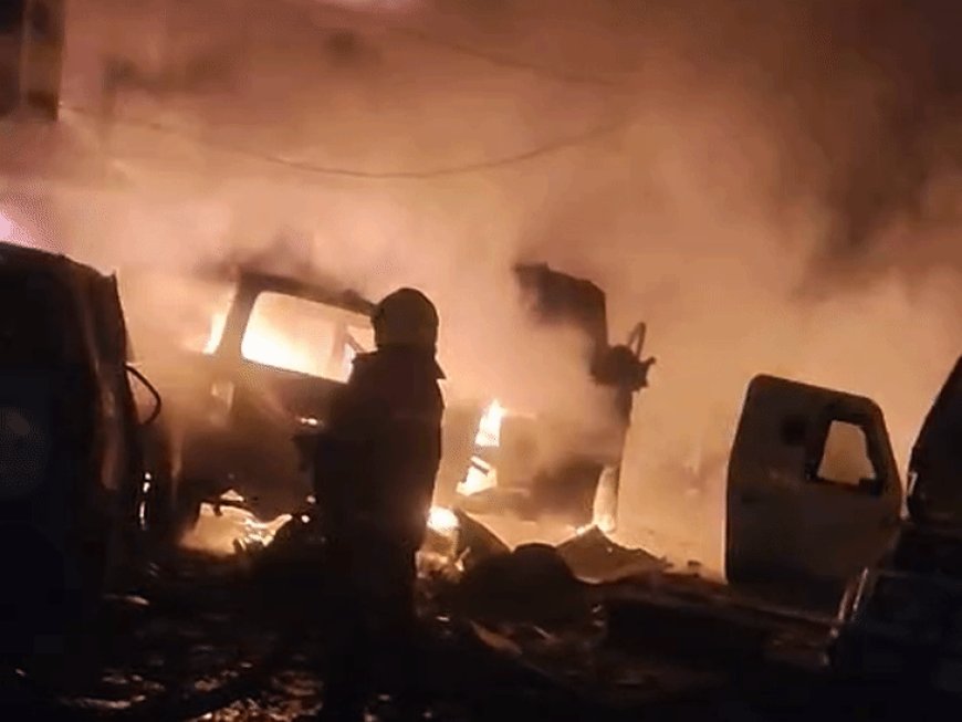 जम्मू-कश्मीर के नौगाम पुलिस स्टेशन में ब्लास्ट:कुछ मौतों की आशंका; इलाके में दिल्ली ब्लास्ट की जांच हो रही थी