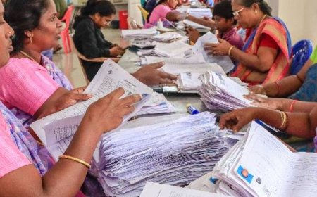 चुनाव आयोग पुलिसकर्मी की भूमिका नहीं निभा सकता:किसी का नाम हटाना नागरिकता पर सवाल उठाने जैसा, SIR के खिलाफ याचिकाओं पर सुनवाई