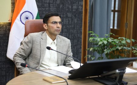 राजमार्गों पर सार्वजनिक स्थानों पर फैले कूड़े-कचरे पर जिलाधिकारी की सख्ती आपराधिक नोटिस जारी