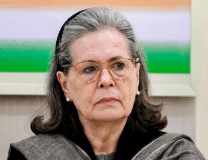 सरकार बोली- नेहरू से जुड़े दस्तावेज सोनिया गांधी के पास:संसद में संबित पात्रा ने इनके गायब होने का आरोप लगाया था