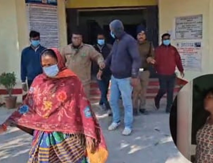 हरिद्वार में अमानवीय घटना: मानसिक रूप से कमजोर महिला को खंभे से बांधकर पीटा, पांच आरोपी गिरफ्तार