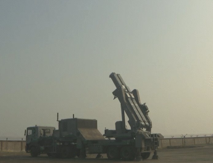 भारत ने आकाश-NG मिसाइल सिस्टम का सफल टेस्ट किया:अलग-अलग दूरी और ऊंचाई पर मौजूद लक्ष्यों को निशाना बनाया; यह पूरी तरह स्वदेशी