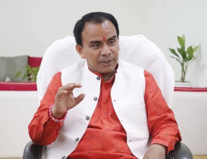 रिश्वतखोर आरोपी खण्ड शिक्षा अधिकारी निलम्बित,20 हजार की रिश्वत लेते विजिलेंस टीम ने किया था गिरफ्तार