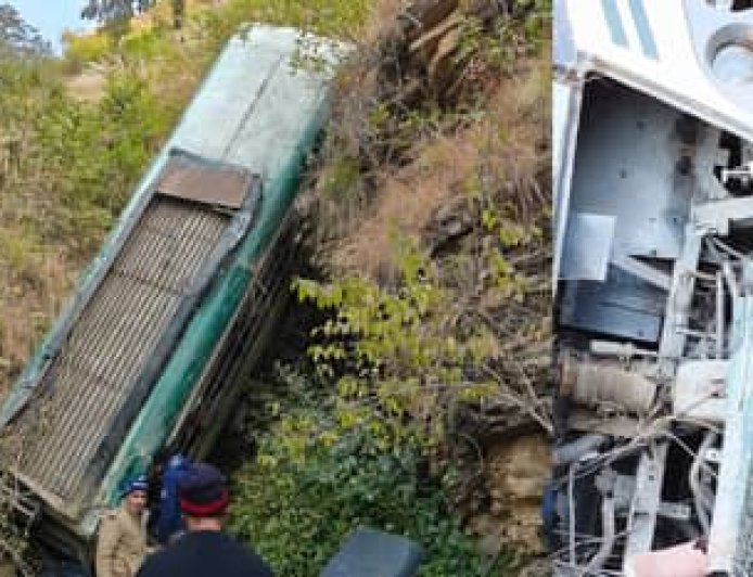 अल्मोड़ा में बड़ा हादसा: सुबह-सुबह खाई में गिरी बस, 7 की मौत, कई घायल