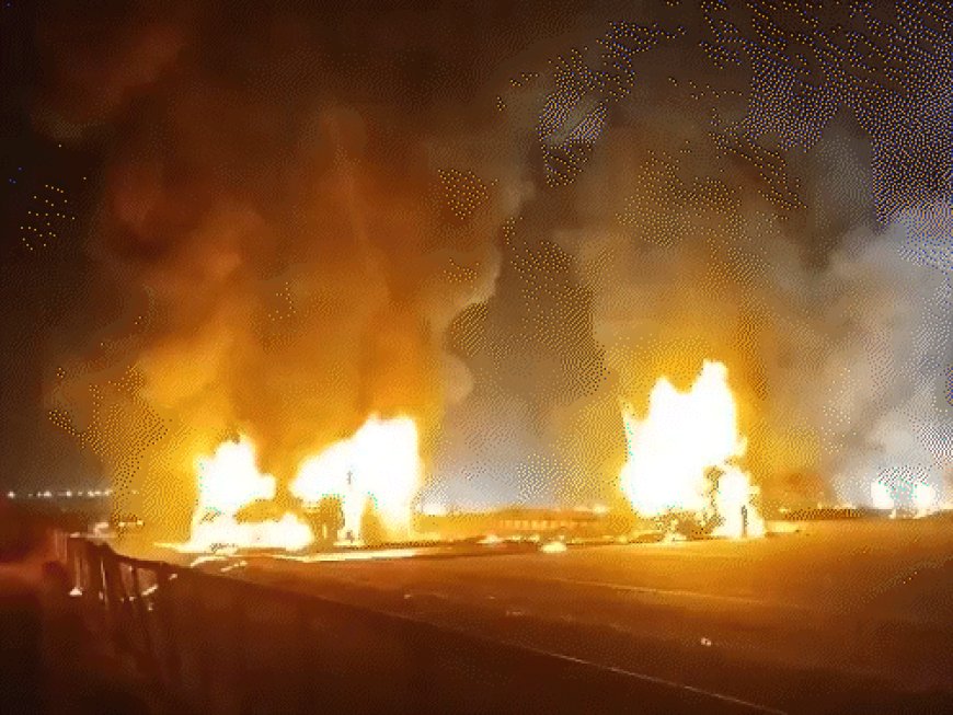 कर्नाटक में स्लीपर बस में आग, 10 जिंदा जले:30 से ज्यादा यात्री थे; चित्रदुर्ग के हिरियूर में लॉरी से टक्कर के बाद हादसा