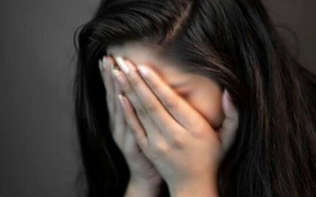 हल्द्वानी: बेटी के फैसले ने तोड़ा भरोसा—आंसुओं में डूबे मां-बाप, दर्द समेटकर छोड़ गए शहर