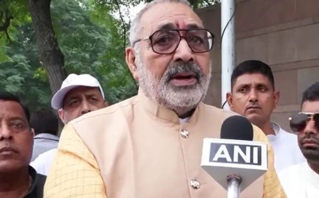 Giriraj Singh pays tribute to former PM Chandra Shekhar on birth anniversary