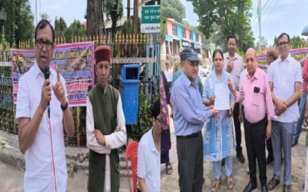 लैंसडौन का नाम बदलने के विरोध में बाजार बंद, व्यापारियों और नागरिकों ने किया जोरदार प्रदर्शन